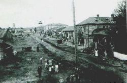 Город Малин. Будинок Малинської пожежної частини(зліва) 1918 рік.